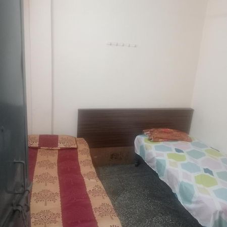 Ever Green Guest House Travel & Pg New Delhi Exteriör bild