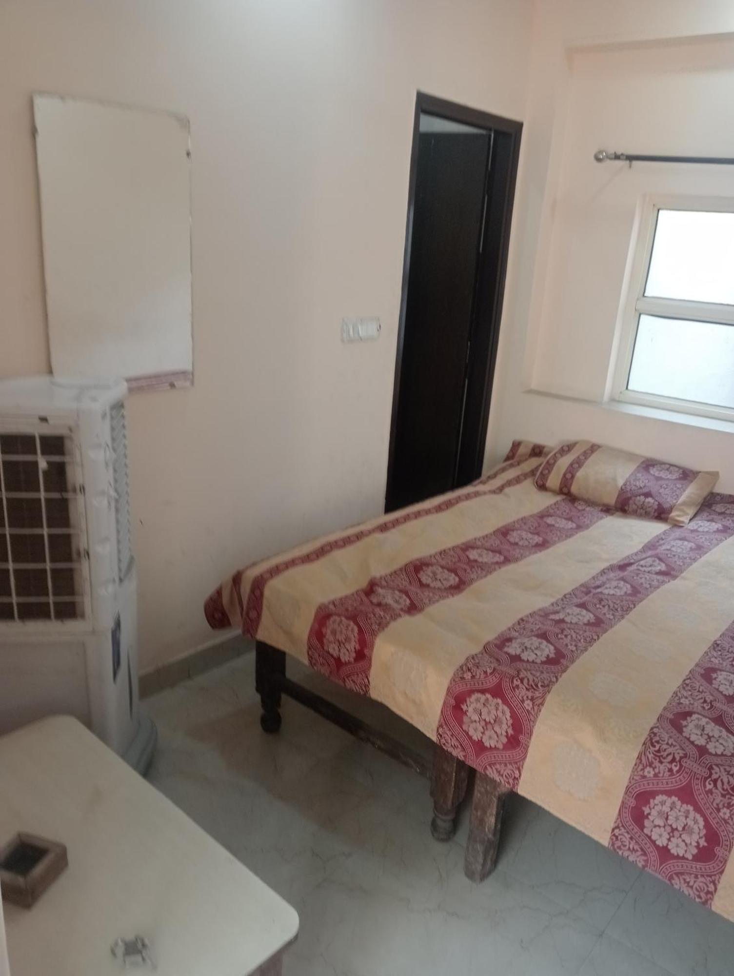 Ever Green Guest House Travel & Pg New Delhi Exteriör bild