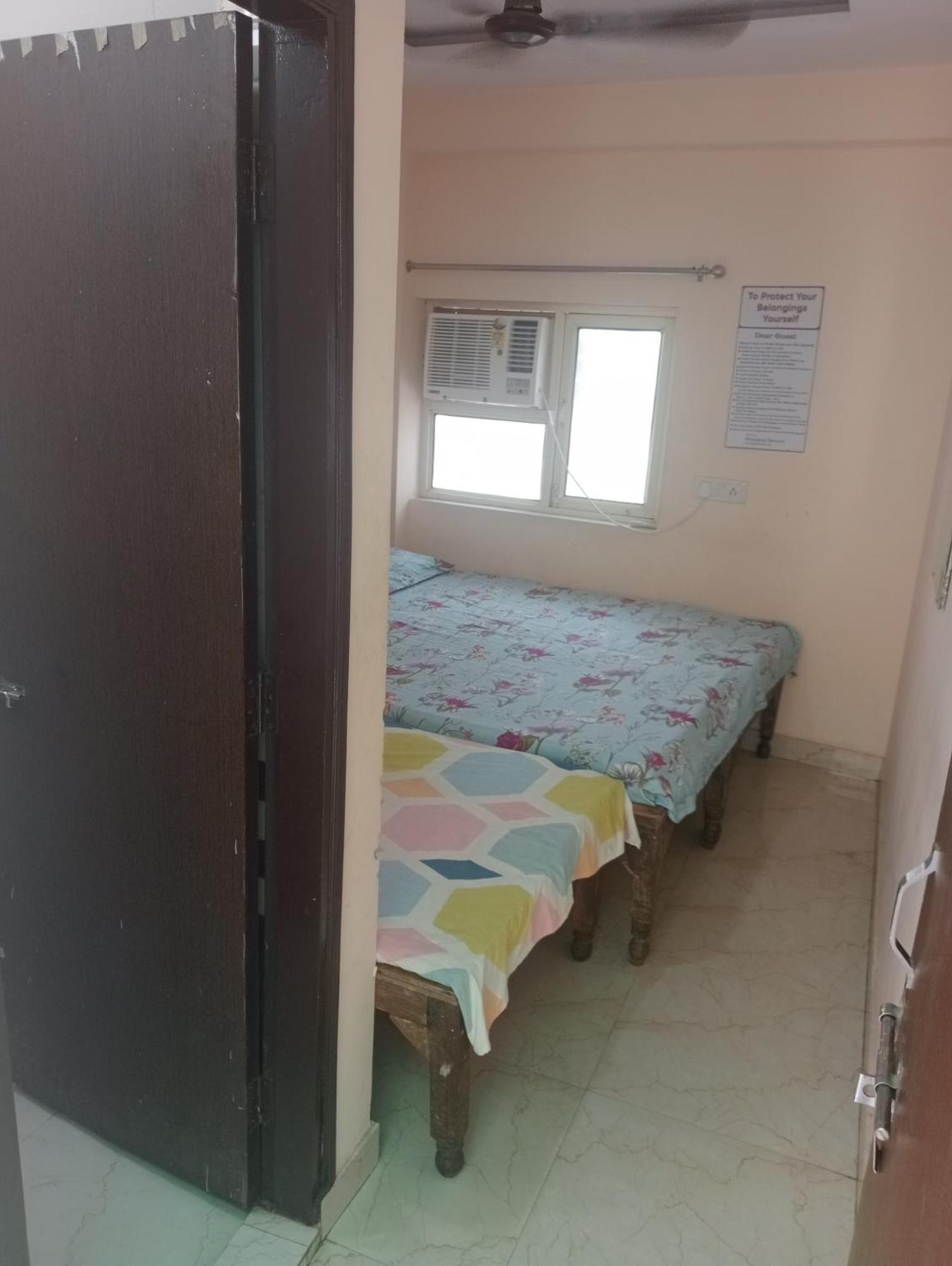 Ever Green Guest House Travel & Pg New Delhi Exteriör bild