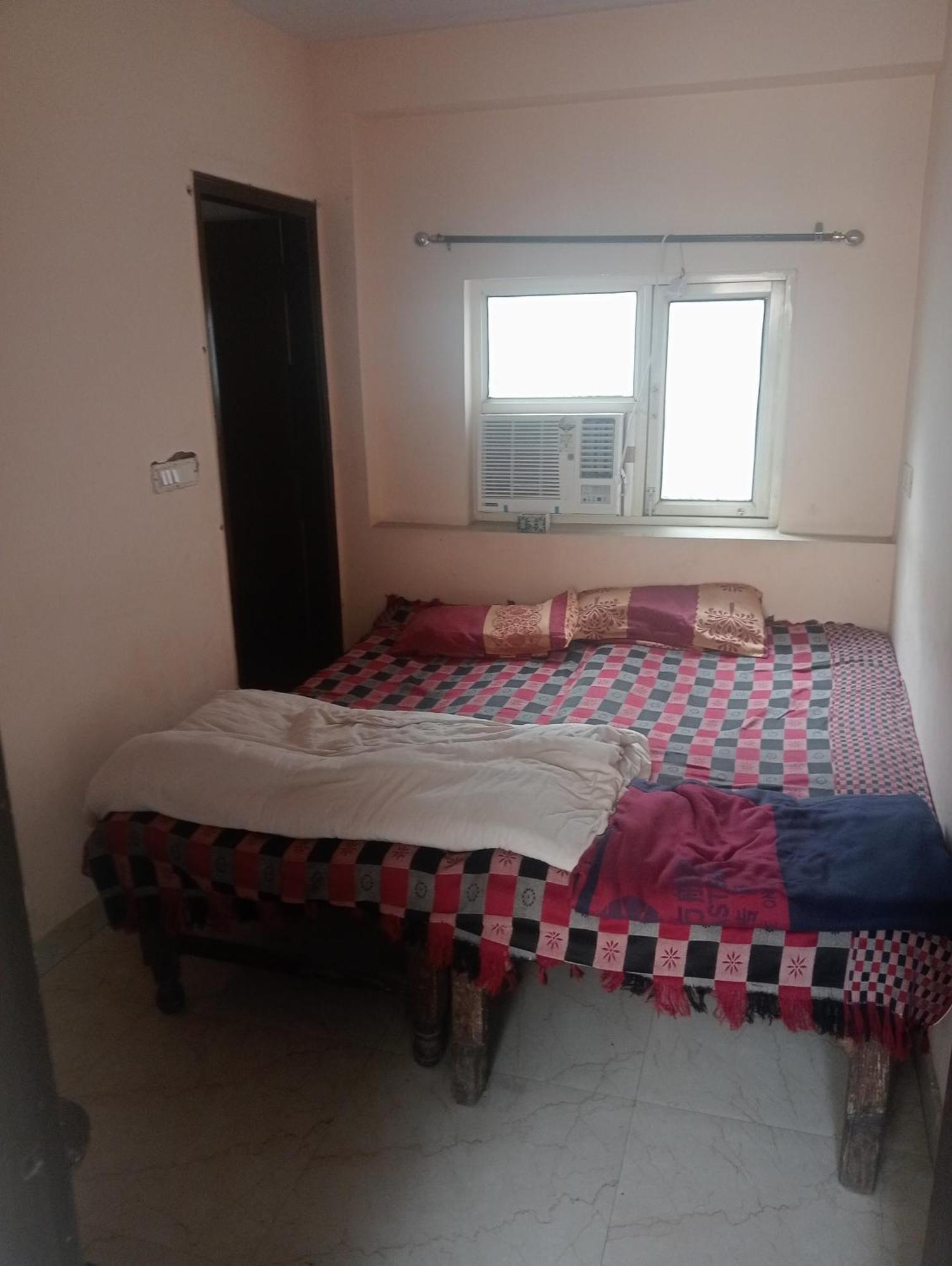 Ever Green Guest House Travel & Pg New Delhi Exteriör bild