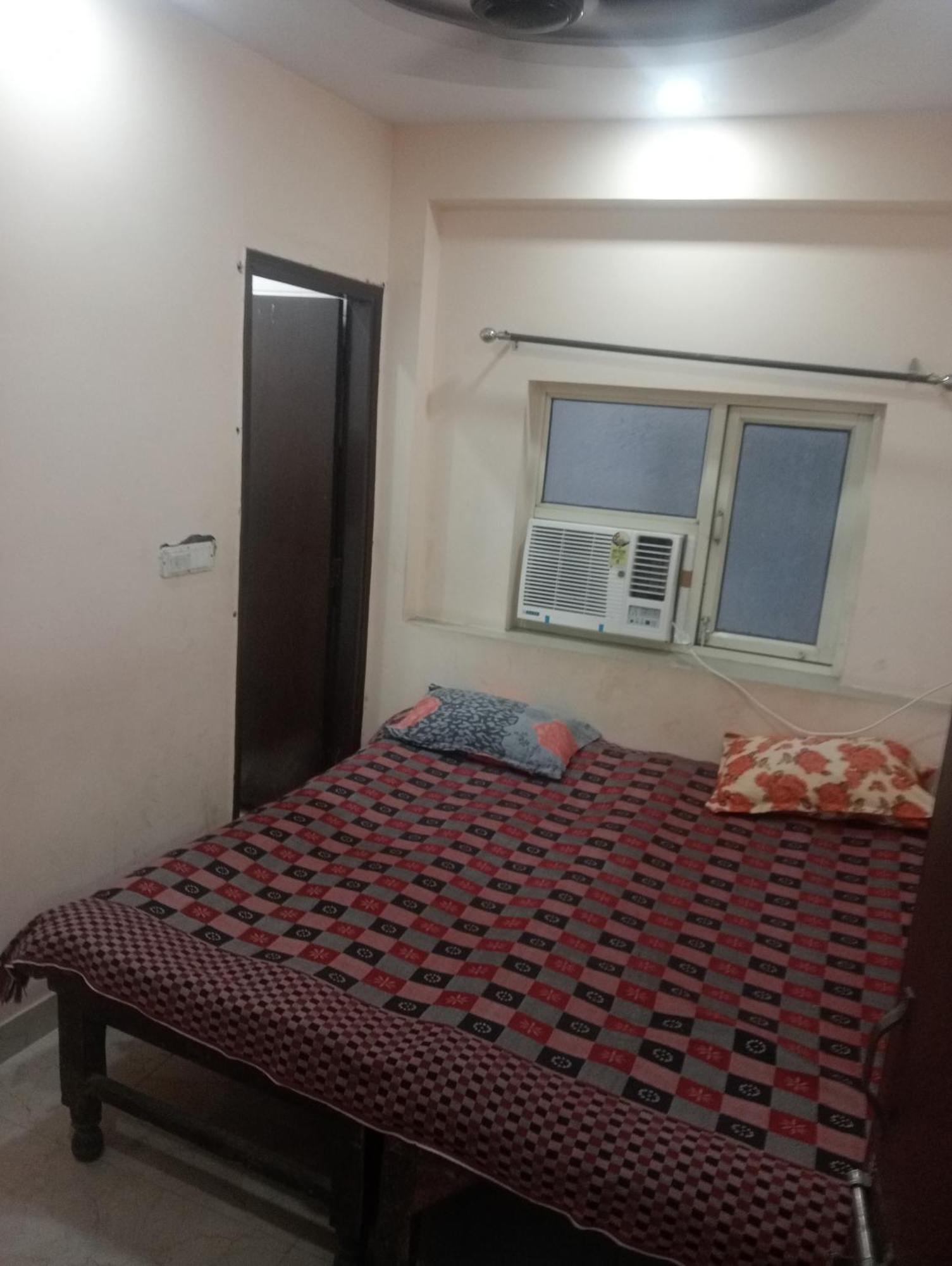 Ever Green Guest House Travel & Pg New Delhi Exteriör bild